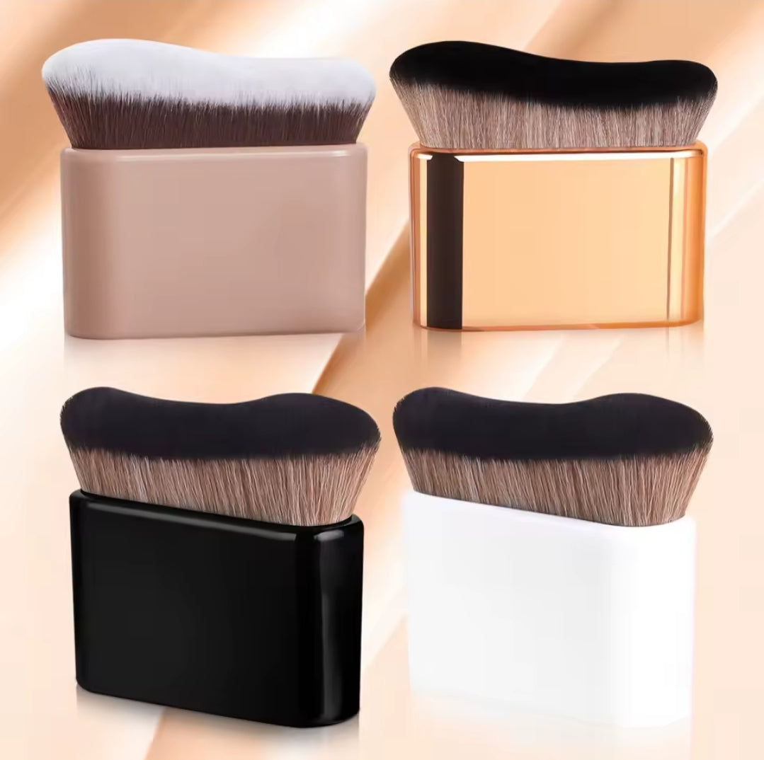 Sleek Radiance Beauty Brush