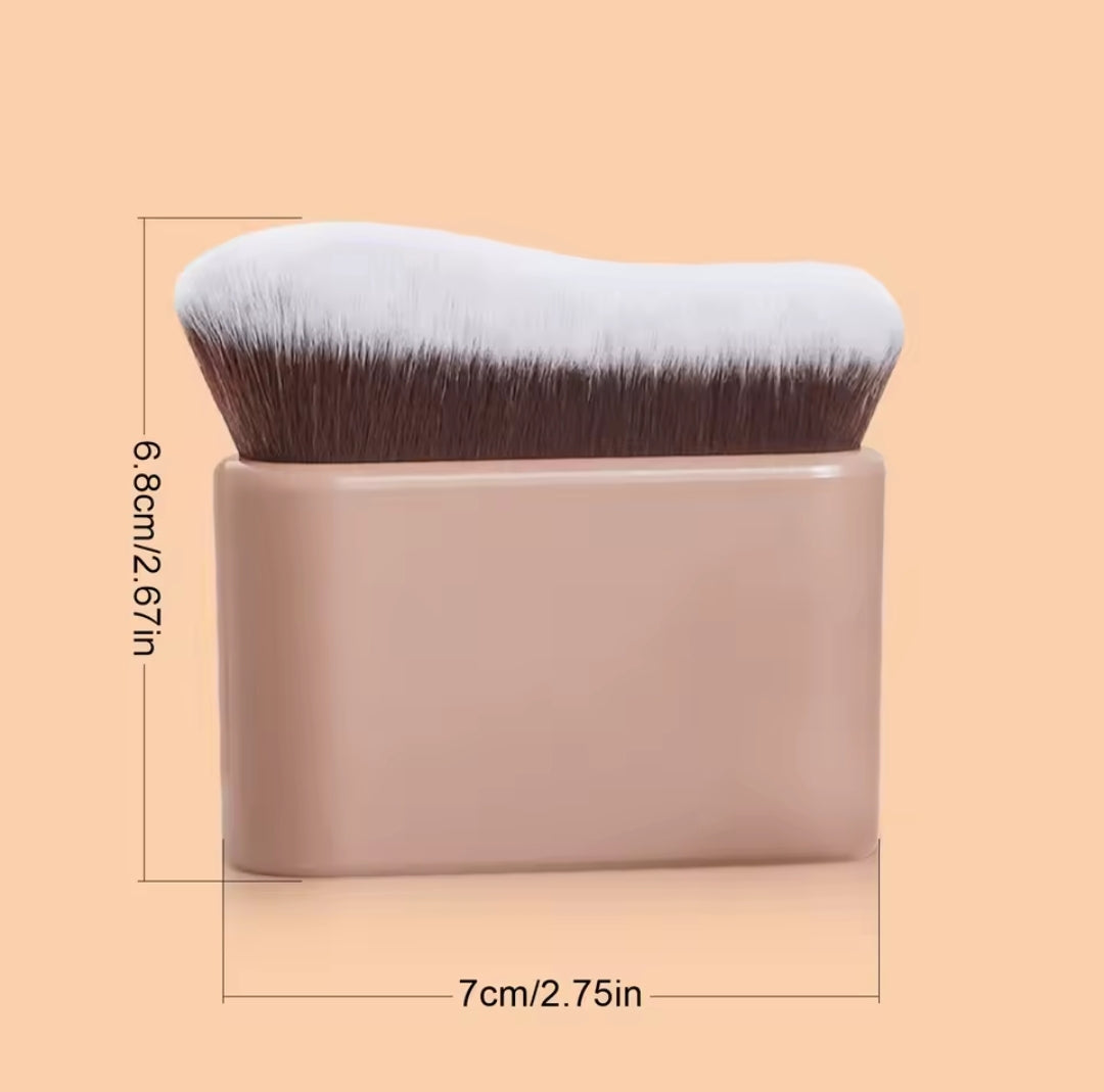 Sleek Radiance Beauty Brush