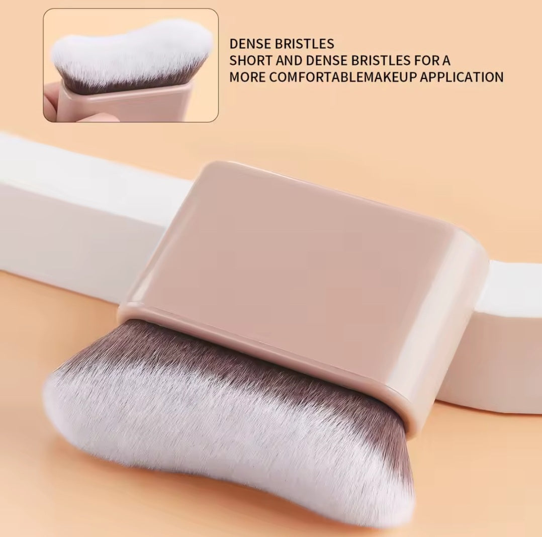 Sleek Radiance Beauty Brush